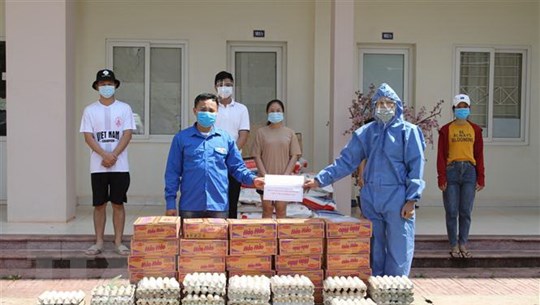 Overseas Vietnamese support Lao locality to fight COVID-19 pandemic